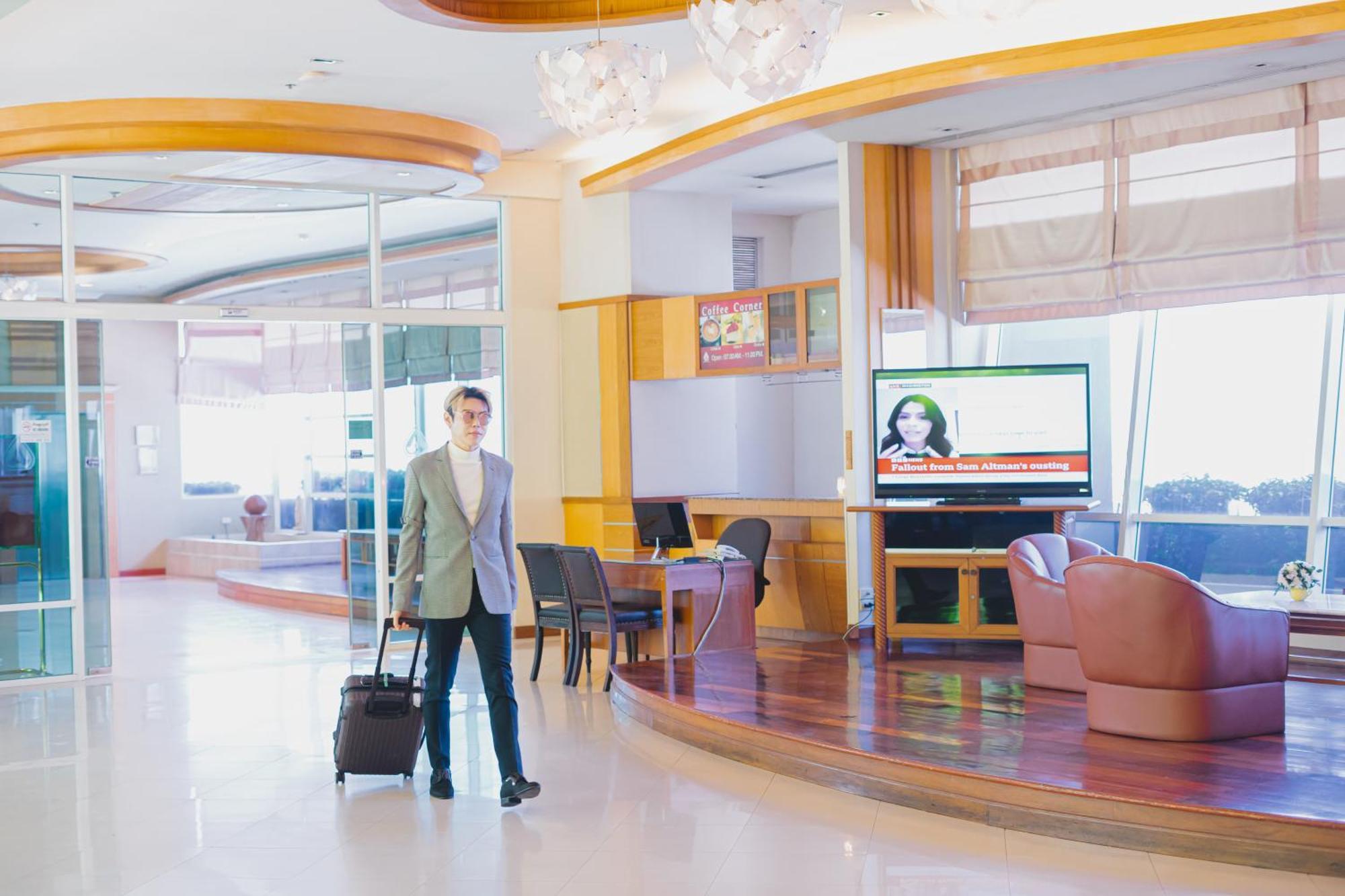 Airport Hotel